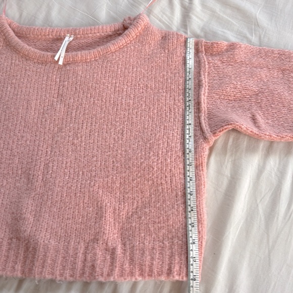 ANTHROPOLOGIE light rose cropped acrylic and wool sweater, excell cond. Size M. - Picture 4 of 7
